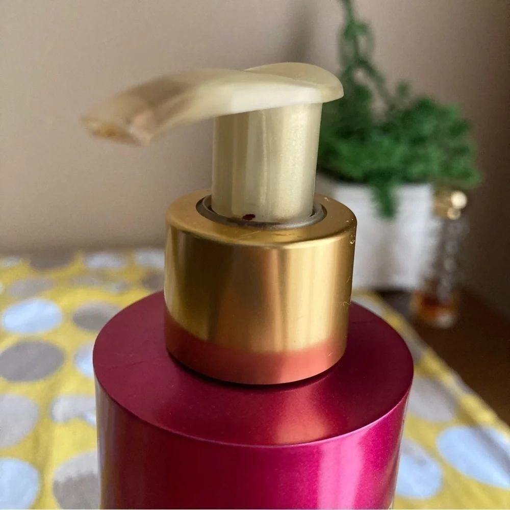 Victoria’s Secret Bare Bronze tinted glow moisturizer lotion